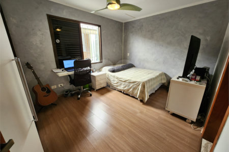 Casa à venda com 4 quartos, sendo 3 suítes,  em Vila Rosália, Guarulhos, SP