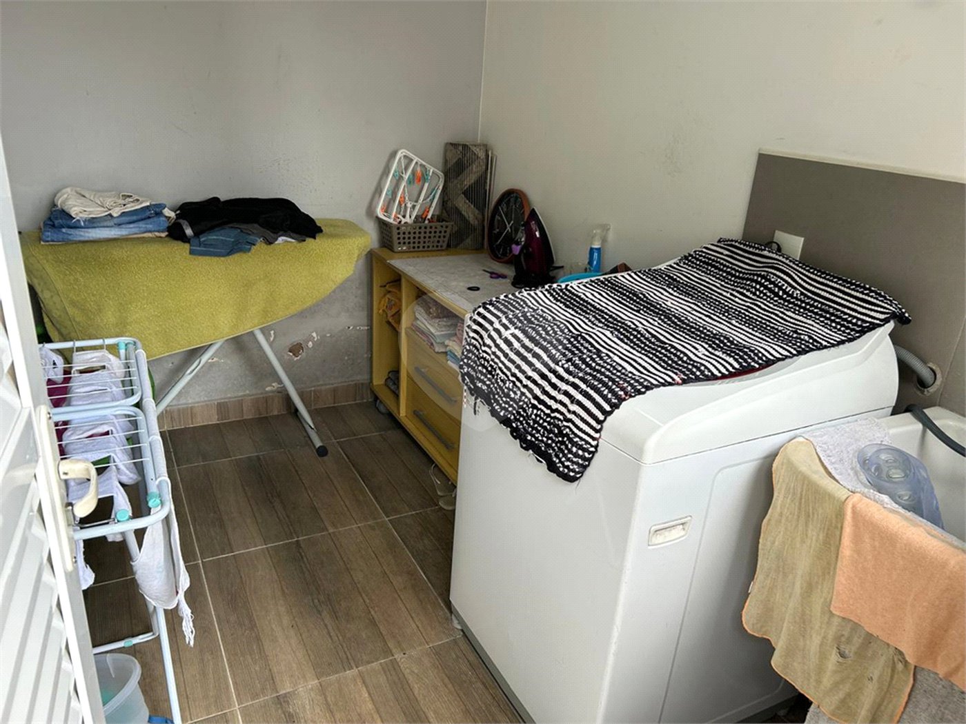 Casa à venda com 2 suítes no condomínio Residencial, Mogi das Cruzes - SP