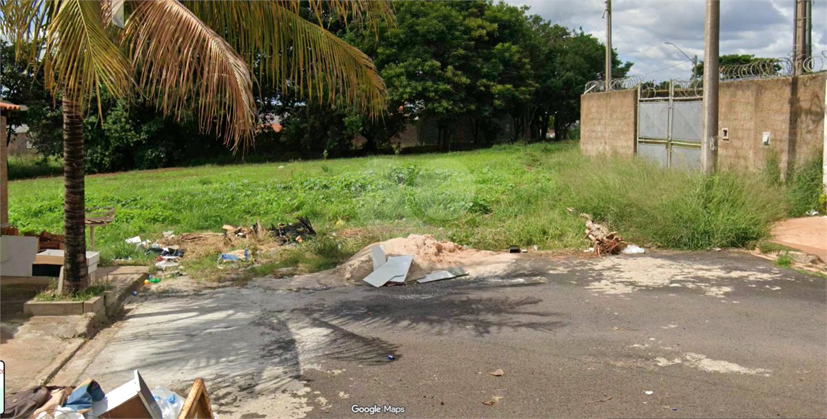 Terreno à venda em Jardim Pinheiros II, Araraquara, SP