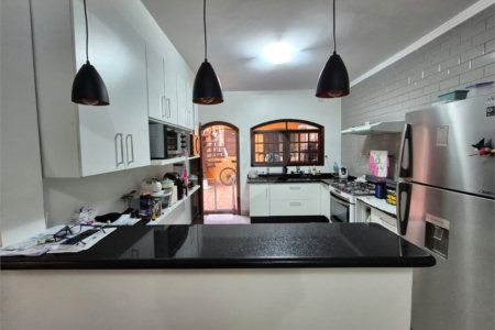Sobrado à venda com 3 quartos, sendo 1 suíte, em Jardim Sarah, São Paulo, SP