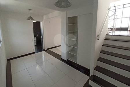 Sobrado para alugar com 3 quartos, sendo 1 suíte,  em Vila Oliveira, Mogi das Cruzes, SP