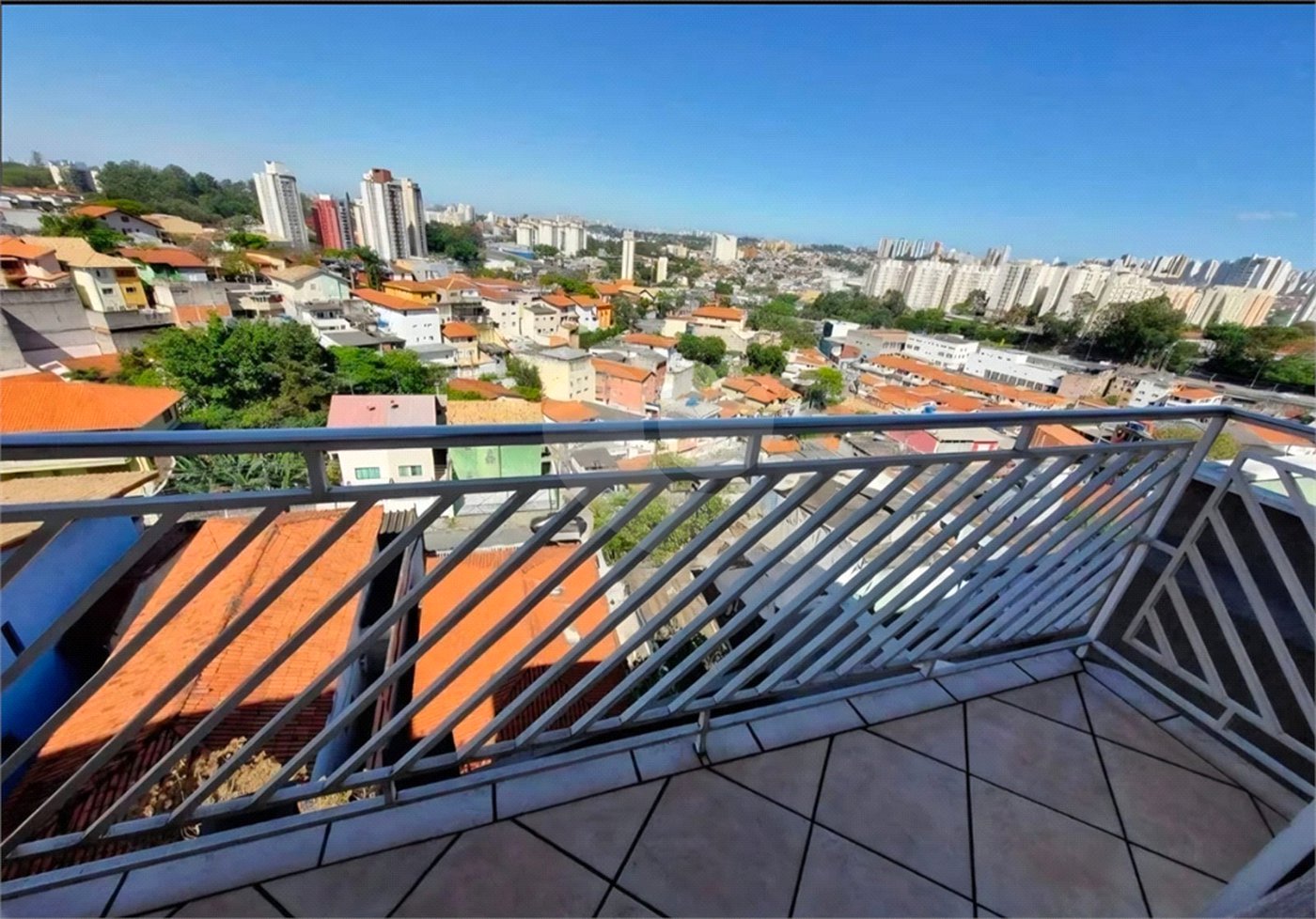 Casa à venda com 4 quartos, sendo 3 suítes,  em Jardim Bonfiglioli, São Paulo, SP