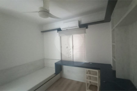 Apartamento à venda com 3 quartos, sendo 1 suíte,  em Vila Andrade, São Paulo, SP
