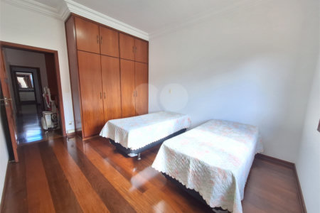 Casa à venda com 3 suítes no condomínio Chácaras do Lago, Vinhedo - SP