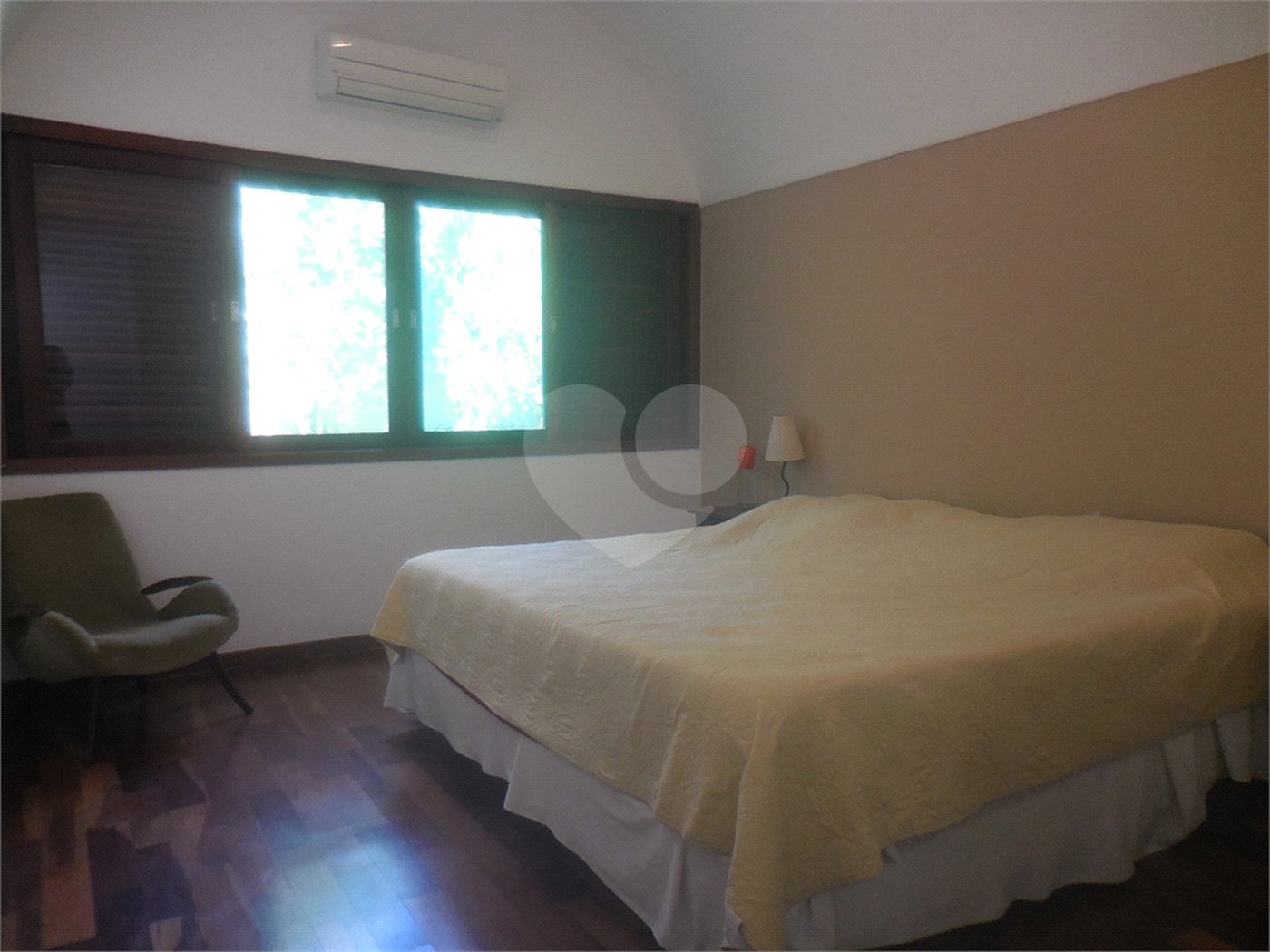 Casa à venda com 4 quartos, sendo 1 suíte,  em Interlagos, São Paulo, SP