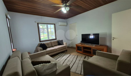 Casa para alugar com 3 quartos, sendo 1 suíte,  em Jardim Estância Brasil, Atibaia, SP