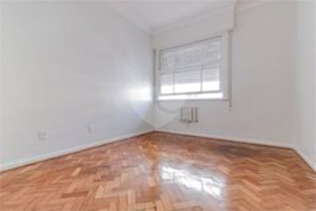 Apartamento à venda com 5 quartos, sendo 1 suíte,  em Copacabana, Rio de Janeiro, RJ