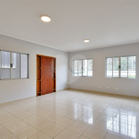 Casa à venda com 3 quartos, sendo 1 suíte, em Alto da Boa Vista, São Paulo, SP