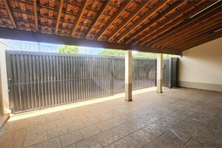 Casa à venda com 4 quartos, sendo 1 suíte, em Jardim Roberto Selmi Dei, Araraquara, SP