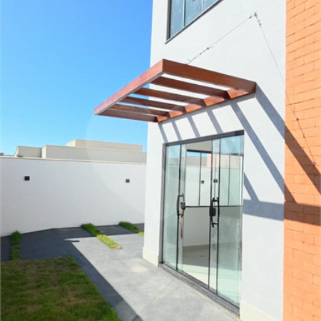 Casa à venda com 3 quartos, sendo 2 suítes, em Guriri, Cabo Frio, RJ