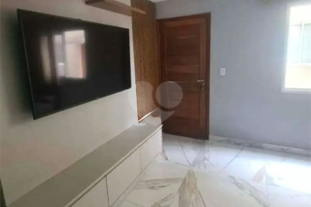Casa à venda com 2 quartos no condomínio Karolyne, Votorantim - SP