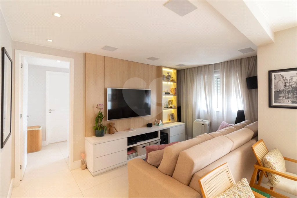 Apartamento à venda com 2 quartos, sendo 1 suíte,  em Vila Sônia, São Paulo, SP