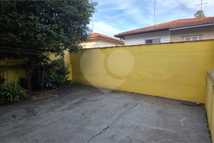 Sobrado à venda com 3 quartos em Santa Terezinha, São Paulo, SP