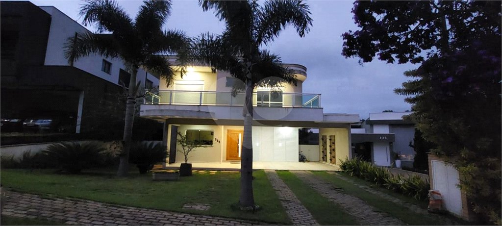 Casa para alugar com 4 quartos, sendo 3 suítes,  no condomínio Figueira Garden, Atibaia - SP
