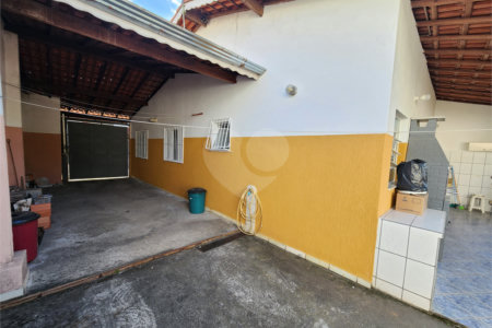 Casa à venda com 2 quartos no Centro, Poá, SP