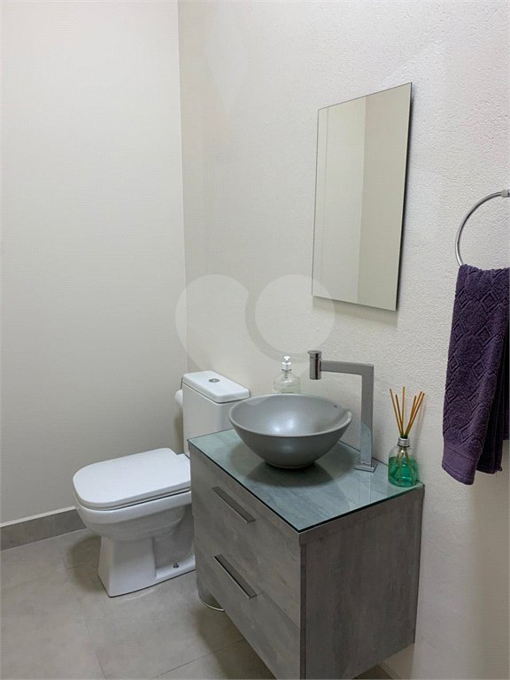 Casa à venda com 3 suítes em Vila Amorim, Suzano, SP