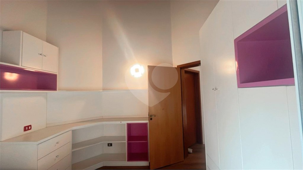 Sobrado à venda com 3 quartos, sendo 1 suíte, em Cidade Parquelandia, Mogi das Cruzes, SP