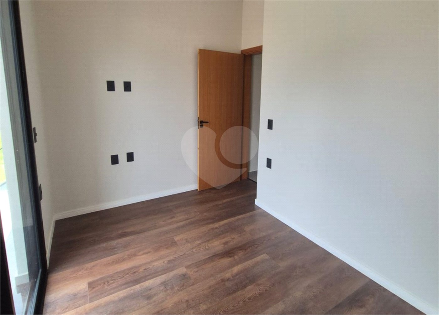 Casa à venda com 3 quartos, sendo 1 suíte, no condomínio Horto Florestal Villagio, Sorocaba - SP