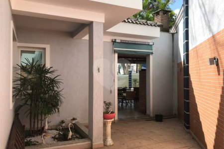 Sobrado à venda com 4 quartos, sendo 3 suítes, em Jardim Franca, São Paulo, SP