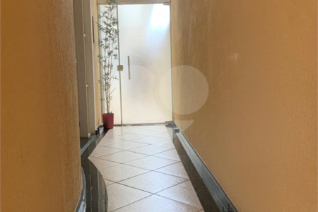 Sobrado à venda com 4 quartos, sendo 1 suíte, em Vila Campo Grande, São Paulo, SP