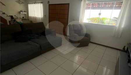 Casa à venda com 4 quartos, sendo 1 suíte,  em Vila Santa Maria (vila Xavier), Araraquara, SP