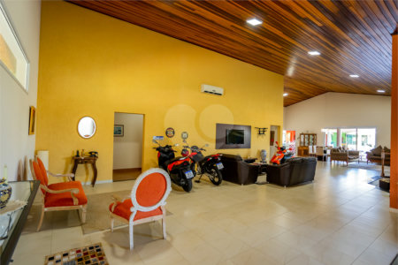 Casa à venda com 3 suítes em Parque Village Castelo, Itu, SP