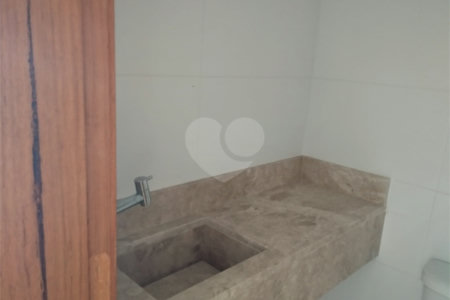 Sobrado à venda com 3 quartos, sendo 1 suíte, em Vila Mazzei, São Paulo, SP