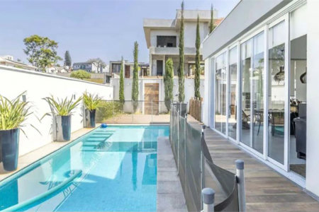 Casa à venda com 4 suítes no condomínio Granville, Atibaia - SP