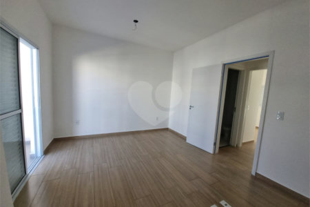 Casa à venda com 3 quartos, sendo 1 suíte, no condomínio Residencial Américo Figueiredo, Sorocaba - SP