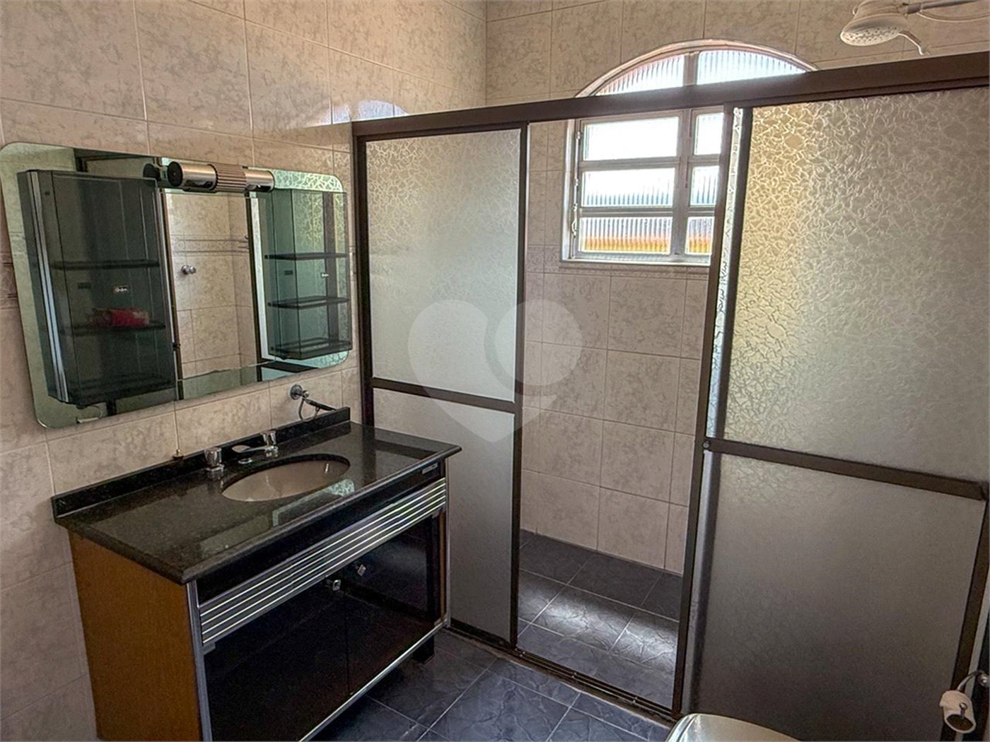 Sobrado à venda com 3 quartos, sendo 1 suíte, em Cidade Líder, São Paulo, SP