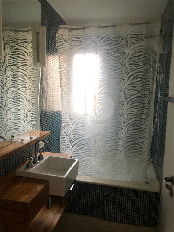 Sala à venda em Vila Suzana, São Paulo, SP