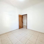 Casa à venda com 3 quartos, sendo 1 suíte, no condomínio Residencial Jardim das Palmeiras, Vinhedo - SP