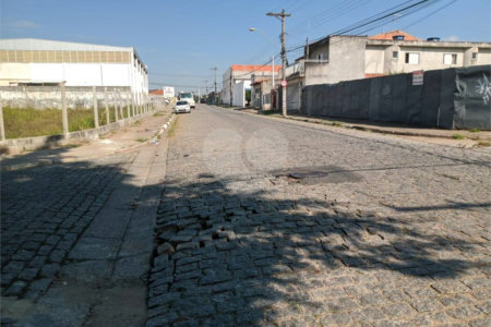 Terreno à venda em Vila Urupês, Suzano, SP