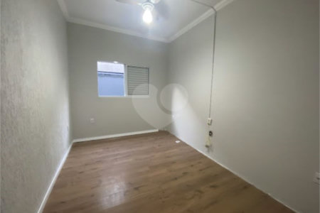 Casa à venda com 4 quartos, sendo 2 suítes,  em Jardim Santa Marta III, Salto, SP