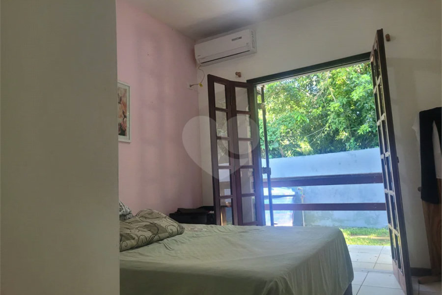 Casa à venda com 7 quartos, sendo 5 suítes, em Guaratuba, Bertioga, SP