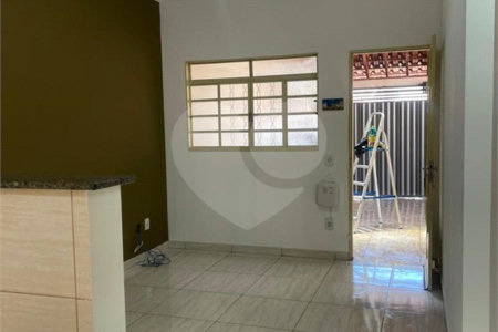 Casa à venda com 2 quartos, sendo 1 suíte, em Jardim Victório Antônio de Santi II, Araraquara, SP