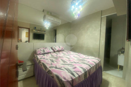 Casa à venda com 4 quartos, sendo 3 suítes, no condomínio Marc Ferez, Rio de Janeiro - RJ