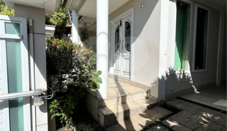 Casa à venda com 3 quartos, sendo 2 suítes,  no condomínio Laura Serra, Rio de Janeiro - RJ