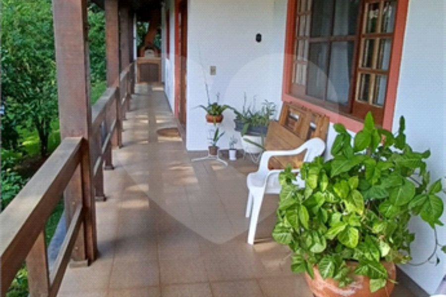 Casa à venda com 3 quartos, sendo 1 suíte, no condomínio Clube de Campo Fazenda Tabarã, Mairiporã - SP