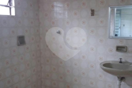 Casa à venda com 4 quartos, sendo 1 suíte,  em Jardim Helga, São Paulo, SP