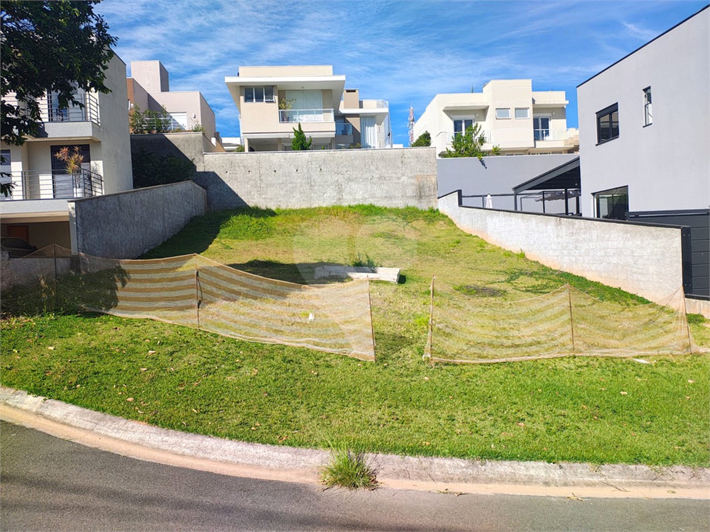 Terreno à venda no condomínio Quinta dos Lagos, Jundiaí - SP