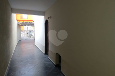Sobrado à venda com 3 quartos, sendo 1 suíte, em Parque Ramos Freitas, São Paulo, SP