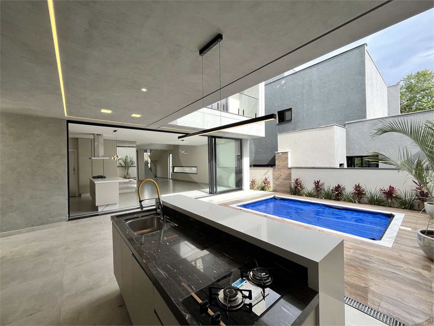Casa à venda com 4 suítes no condomínio Mont Blanc, Sorocaba - SP