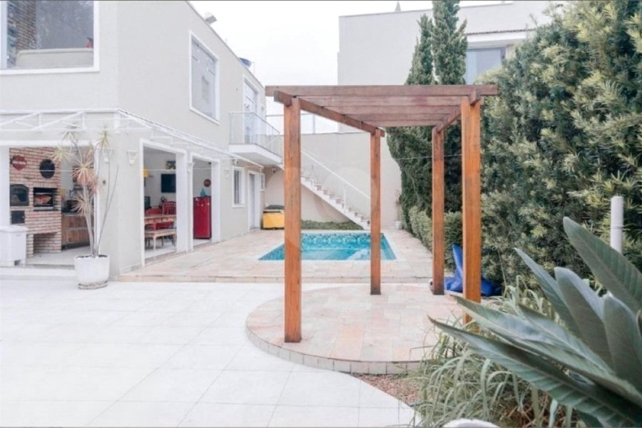 Casa à venda com 3 suítes em Vila Maria Alta, São Paulo, SP