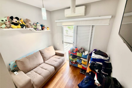 Casa à venda com 3 suítes no condomínio Villaggio Della Hípica, São Paulo - SP