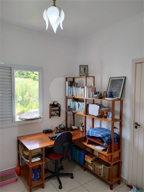 Casa à venda com 3 quartos, sendo 1 suíte, no condomínio Picollo Villaggio, Louveira - SP
