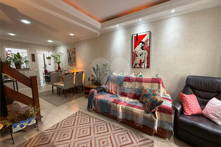 Casa à venda com 2 suítes no condomínio Village Palmas, São Paulo - SP
