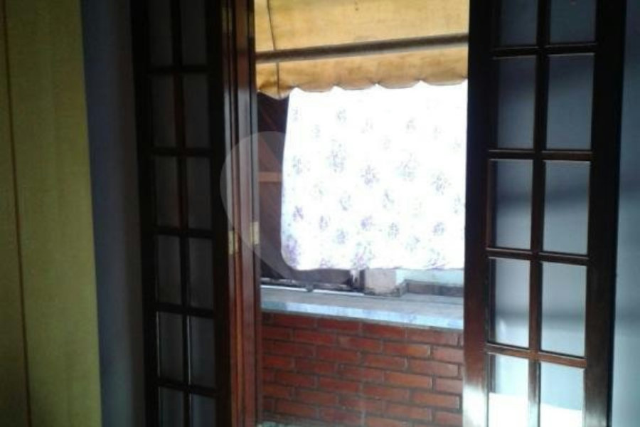 Casa Térrea à venda com 5 quartos, sendo 2 suítes,  em Horto Florestal, São Paulo, SP