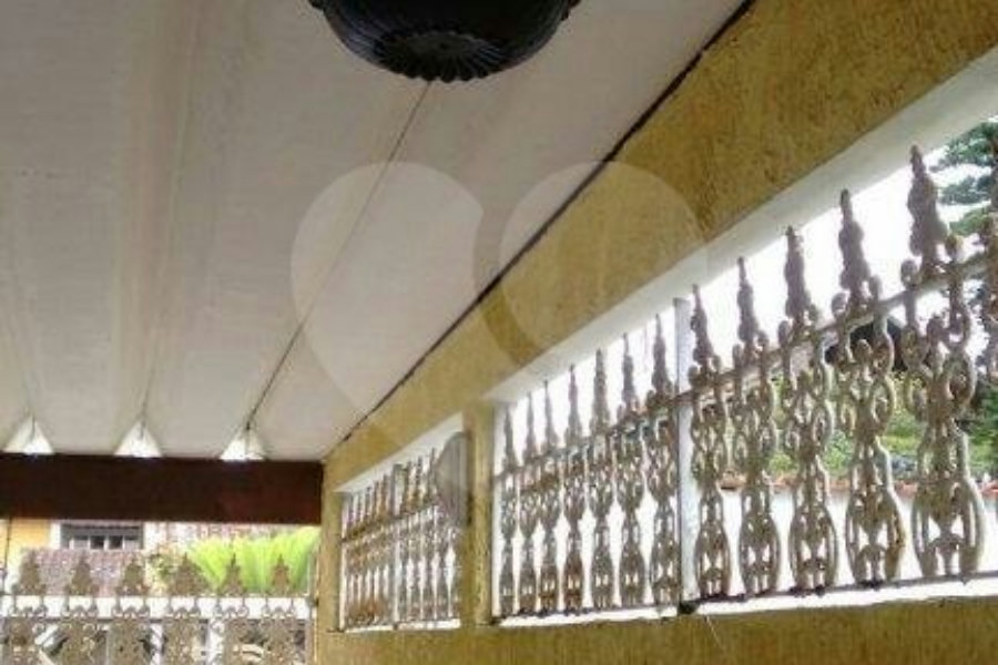 Casa à venda com 2 quartos, sendo 1 suíte, em Solemar, Praia Grande, SP