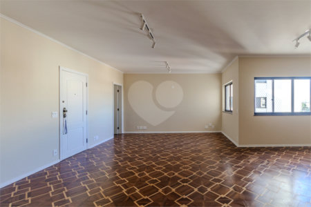 Apartamento para alugar com 3 quartos, sendo 1 suíte, em Vila Hamburguesa, São Paulo, SP